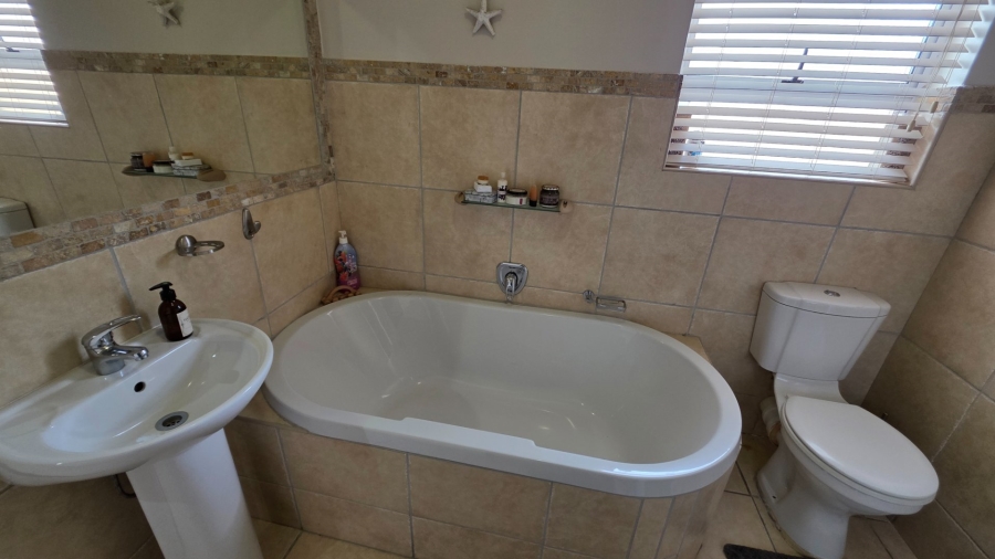 3 Bedroom Property for Sale in Island View Western Cape